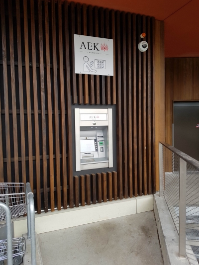 AEK Bankomat (VOI Steffisburg; Neben Haupteingang)