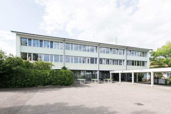 Schulhaus Schönau 1