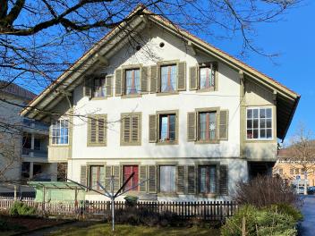 Höchhusweg 12; Gesamtsanierung und Umnutzung in ein Geburtshaus