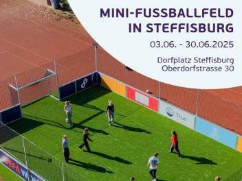 Mini-Fussballfeld auf dem Dorfplatz Steffisburg